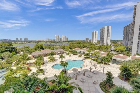 Copropriété à louer à Aventura, Floride: 4 chambres, 193.24 m2 № 2038132 - photo 21