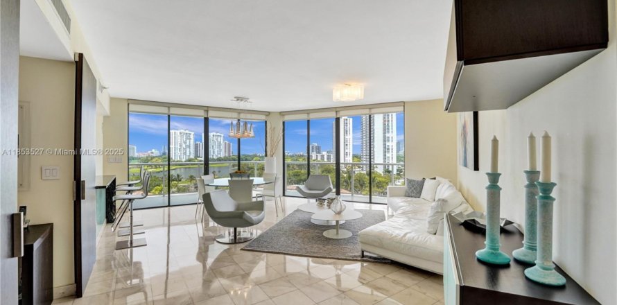 Condo à Aventura, Floride, 4 chambres  № 2038132