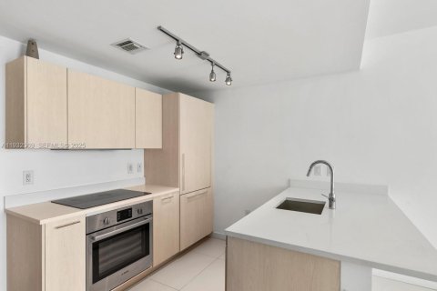 Снять в аренду кондоминиум в Майами, Флорида 1 спальня, 61.5м2, № 1990583 - фото 10