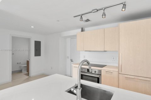 Снять в аренду кондоминиум в Майами, Флорида 1 спальня, 61.5м2, № 1990583 - фото 14