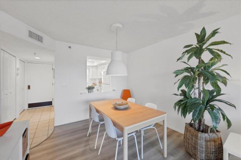 Copropriété à vendre à Sarasota, Floride: 1 chambre, 75.53 m2 № 1723179 - photo 12