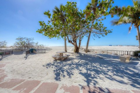 Copropriété à vendre à Sarasota, Floride: 1 chambre, 75.53 m2 № 1723179 - photo 2