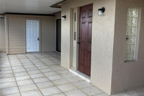 Villa ou maison à louer à Boynton Beach, Floride: 1 chambre, 74.41 m2 № 2046012 - photo 3