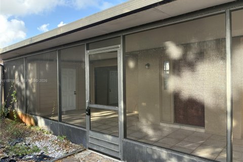 Villa ou maison à louer à Boynton Beach, Floride: 1 chambre, 74.41 m2 № 2046012 - photo 2