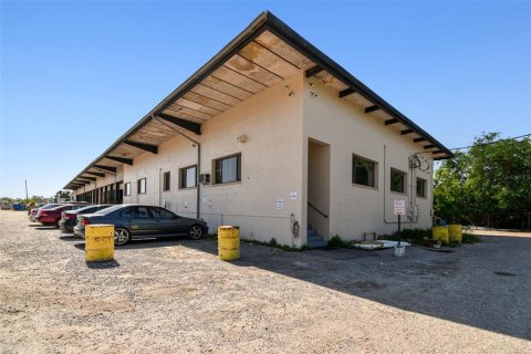 Immobilier commercial à vendre à Tampa, Floride: 2192.12 m2 № 1758447 - photo 3