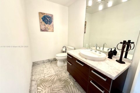 Condominio en venta en Miami, Florida, 1 dormitorio, 90.86 m2 № 1756315 - foto 14