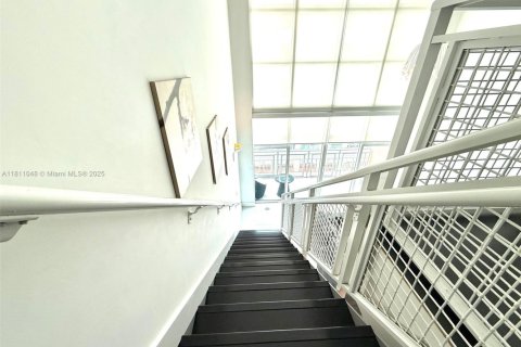 Condominio en venta en Miami, Florida, 1 dormitorio, 90.86 m2 № 1756315 - foto 13