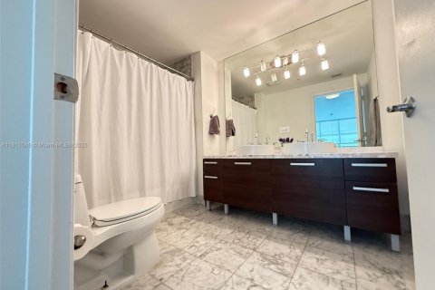 Condominio en venta en Miami, Florida, 1 dormitorio, 90.86 m2 № 1756315 - foto 12