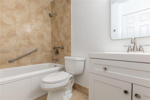 Copropriété à louer à Coral Springs, Floride: 2 chambres, 102.75 m2 № 2436292 - photo 24