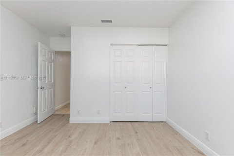 Copropriété à louer à Coral Springs, Floride: 2 chambres, 102.75 m2 № 2436292 - photo 27