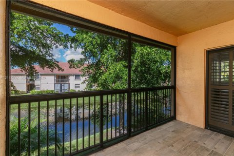Copropriété à louer à Coral Springs, Floride: 2 chambres, 102.75 m2 № 2436292 - photo 15