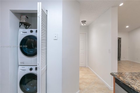 Copropriété à louer à Coral Springs, Floride: 2 chambres, 102.75 m2 № 2436292 - photo 8
