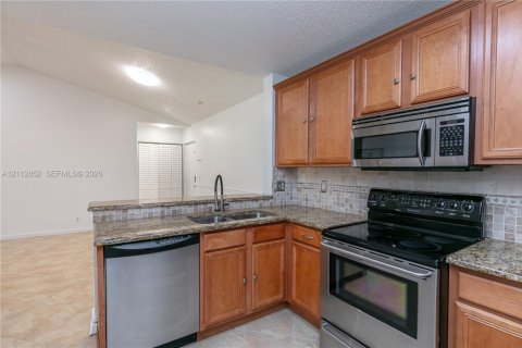 Copropriété à louer à Coral Springs, Floride: 2 chambres, 102.75 m2 № 2436292 - photo 5