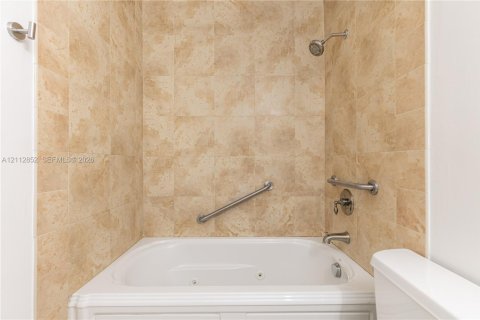 Copropriété à louer à Coral Springs, Floride: 2 chambres, 102.75 m2 № 2436292 - photo 22