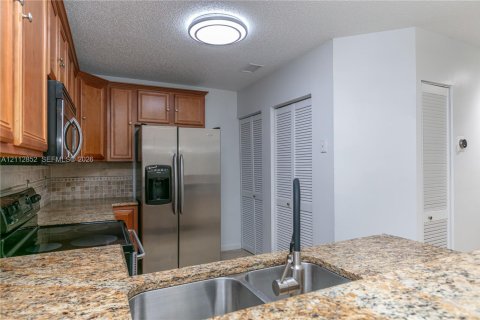 Copropriété à louer à Coral Springs, Floride: 2 chambres, 102.75 m2 № 2436292 - photo 3
