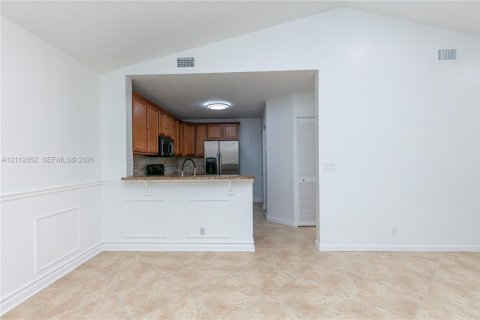 Copropriété à louer à Coral Springs, Floride: 2 chambres, 102.75 m2 № 2436292 - photo 7