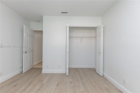 Copropriété à louer à Coral Springs, Floride: 2 chambres, 102.75 m2 № 2436292 - photo 26
