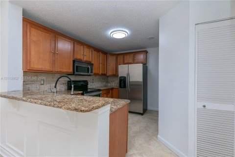 Copropriété à louer à Coral Springs, Floride: 2 chambres, 102.75 m2 № 2436292 - photo 6