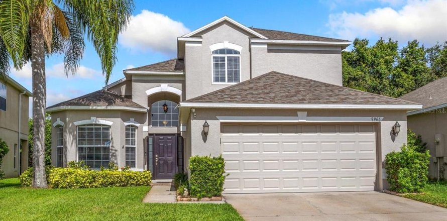 House in Orlando, Florida 4 bedrooms, 237.18 sq.m. № 1780422