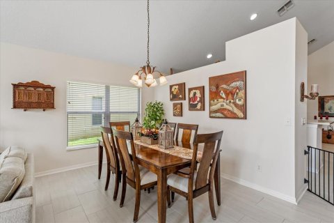 House in Orlando, Florida 4 bedrooms, 237.18 sq.m. № 1780422 - photo 8
