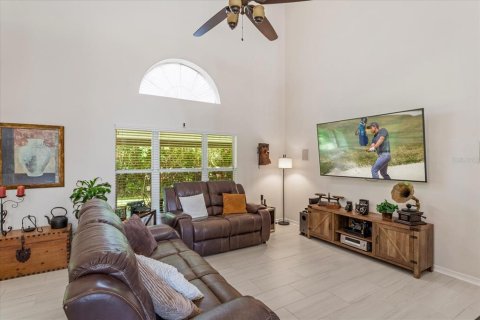 House in Orlando, Florida 4 bedrooms, 237.18 sq.m. № 1780422 - photo 17