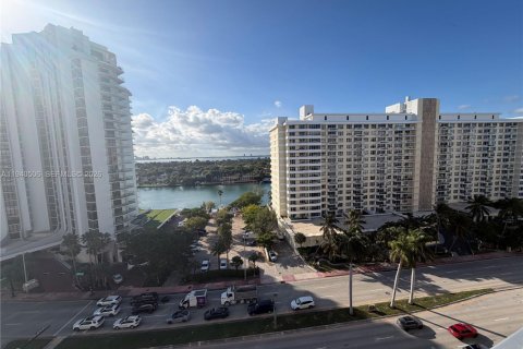 Apartment in Miami Beach, Florida 1 bedroom, 84.73 sq.m. № 1998339 - photo 4