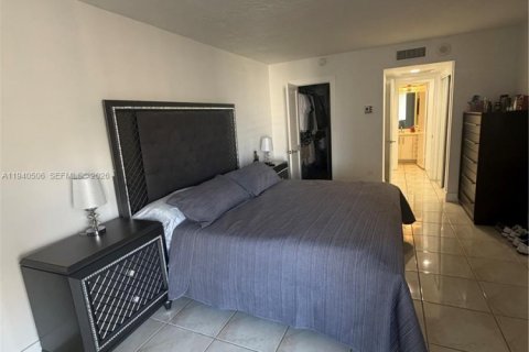 Apartment in Miami Beach, Florida 1 bedroom, 84.73 sq.m. № 1998339 - photo 21