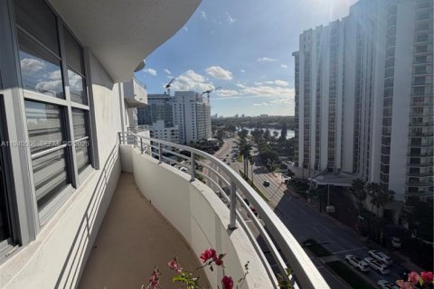 Apartment in Miami Beach, Florida 1 bedroom, 84.73 sq.m. № 1998339 - photo 7
