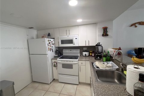 Apartment in Miami Beach, Florida 1 bedroom, 84.73 sq.m. № 1998339 - photo 11