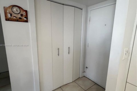 Apartment in Miami Beach, Florida 1 bedroom, 84.73 sq.m. № 1998339 - photo 14