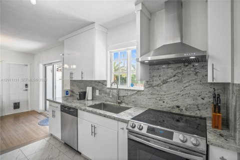 Casa en venta en Miami Shores, Florida, 3 dormitorios, 128.58 m2 № 2173625 - foto 14