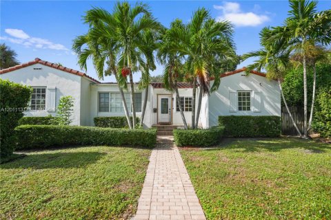 Casa en Miami Shores, Florida 3 dormitorios, 128.58 m2 № 2173625
