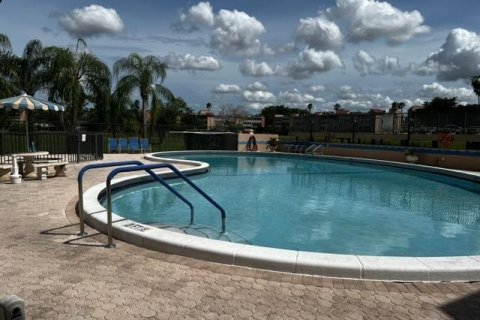 Condo in Margate, Florida, 2 bedrooms  № 2245284 - photo 18