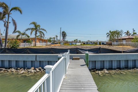 Terreno en venta en Saint Petersburg, Florida № 1679602 - foto 7
