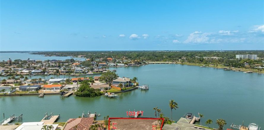 Land in Saint Petersburg, Florida № 1679602