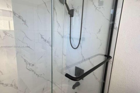 Снять в аренду квартиру в Плантация, Флорида 1 спальня, 59.18м2, № 2079625 - фото 12
