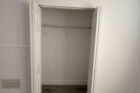 Снять в аренду квартиру в Плантация, Флорида 1 спальня, 59.18м2, № 2079625 - фото 9