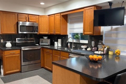 Купить виллу или дом в Майами, Флорида 4 спальни, 205.69м2, № 1997439 - фото 15