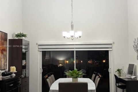 Купить виллу или дом в Майами, Флорида 4 спальни, 205.69м2, № 1997439 - фото 11