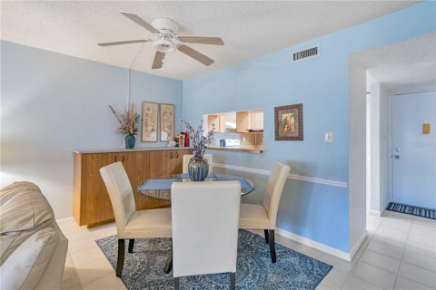 Condo in Clearwater, Florida, 2 bedrooms  № 2378019 - photo 6