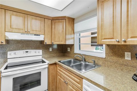 Condo in Clearwater, Florida, 2 bedrooms  № 2378019 - photo 4