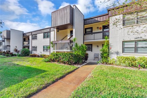 Condo in Clearwater, Florida, 2 bedrooms  № 2378019 - photo 2
