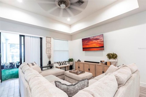 Immobilier commercial à vendre à Punta Gorda, Floride: 6 chambres, 250.65 m2 № 1512061 - photo 4