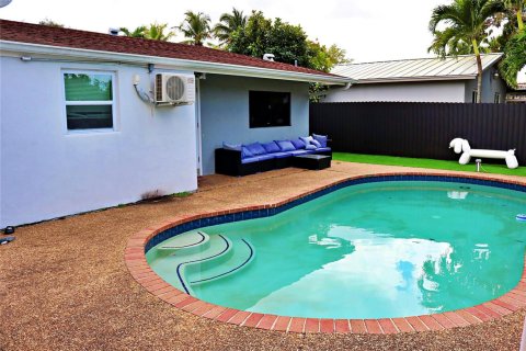House in Miramar, Florida 3 bedrooms, 192.03 sq.m. № 2244904 - photo 6