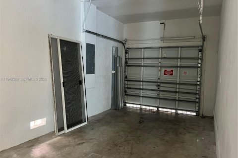 House in Homestead, Florida 3 bedrooms, 128.76 sq.m. № 2052916 - photo 5