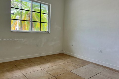 House in Homestead, Florida 3 bedrooms, 128.76 sq.m. № 2052916 - photo 2