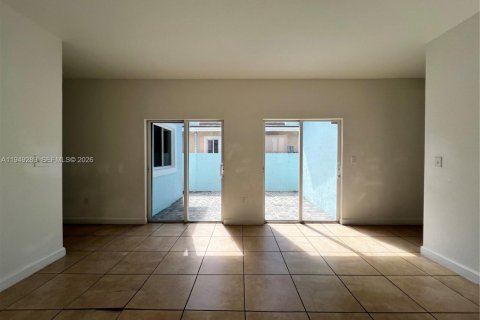 House in Homestead, Florida 3 bedrooms, 128.76 sq.m. № 2052916 - photo 6