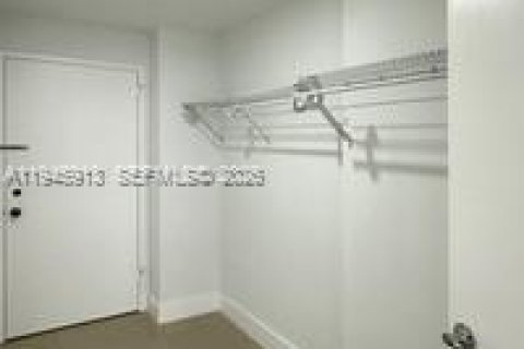 Condominio en alquiler en Aventura, Florida, 2 dormitorios, 114.46 m2 № 2004143 - foto 9