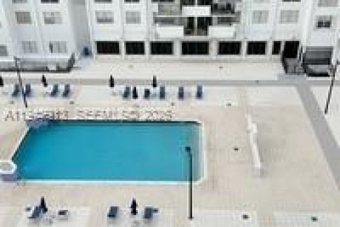 Condominio en alquiler en Aventura, Florida, 2 dormitorios, 114.46 m2 № 2004143 - foto 18