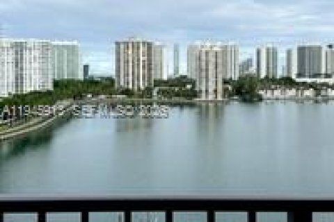 Condominio en alquiler en Aventura, Florida, 2 dormitorios, 114.46 m2 № 2004143 - foto 17